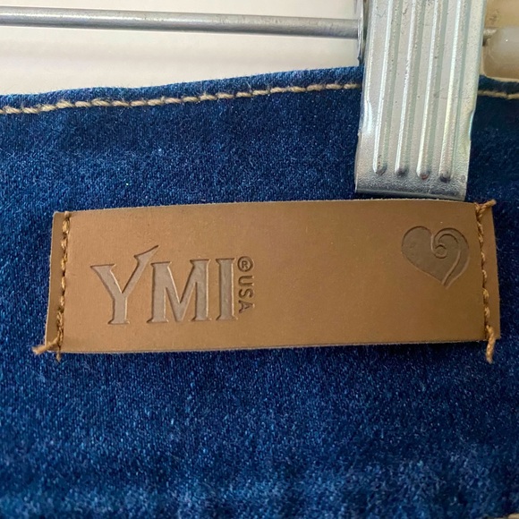 YMI WannaBettaButt Distressed Denim Dark Blue Shorts, Juniors, Size 5 - Picture 6 of 6